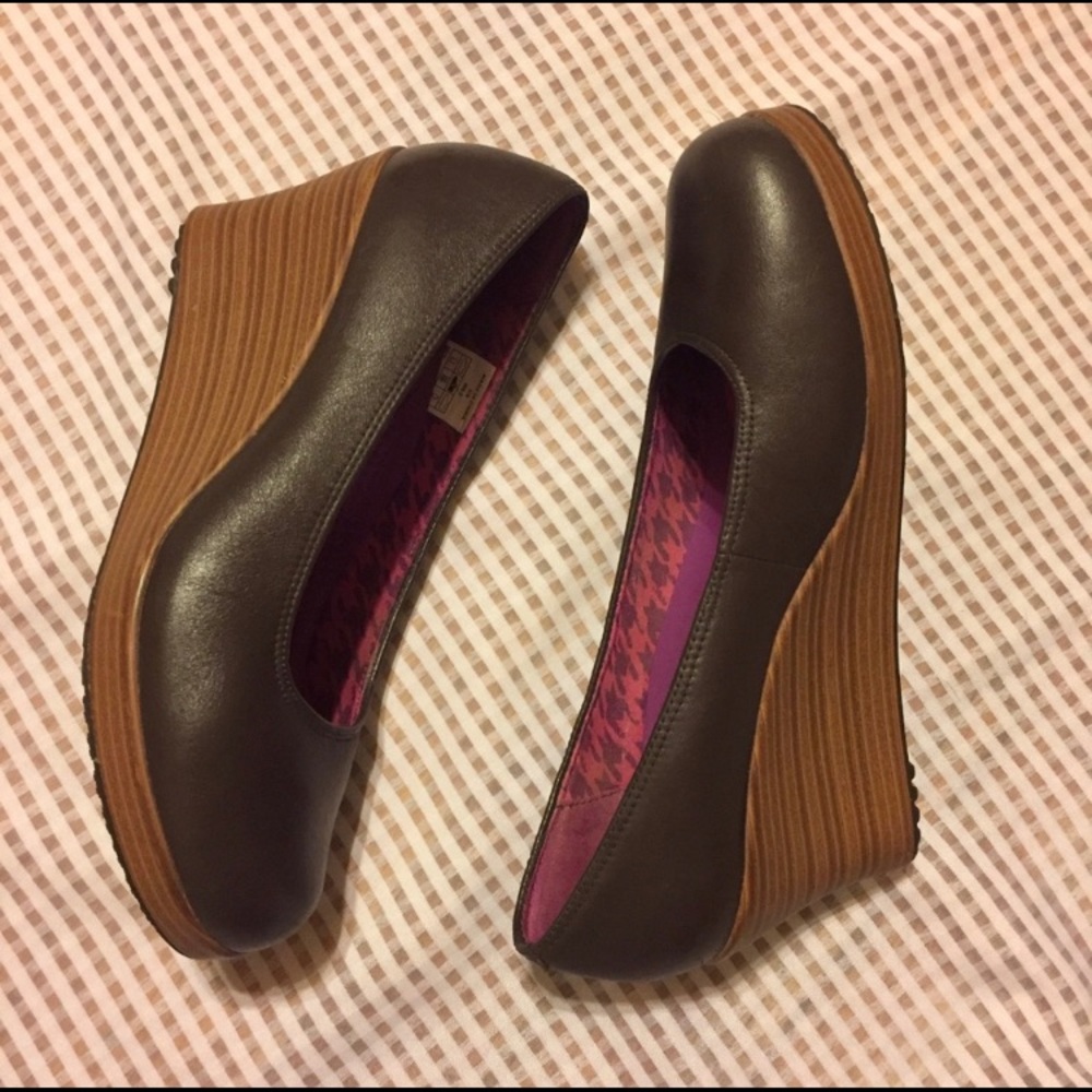 Brown CROCS Wedge Shoes Size 8.5
